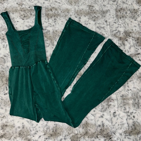 🆕 NWOT Free People Movement | Good Karma Flared Onesie | Ivy Green - Picture 9 of 15